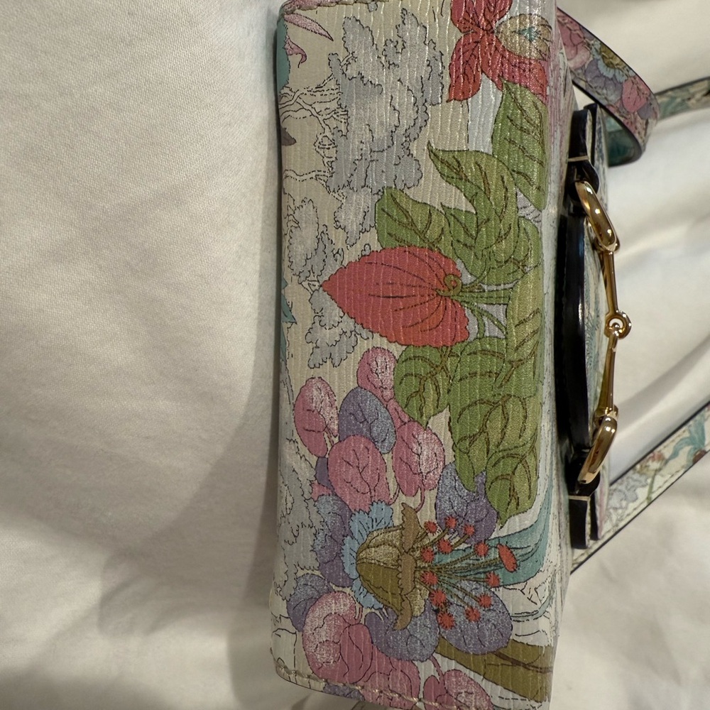 Gucci Women's Jungle Print Crossbody Bag - Picture 4 of 16